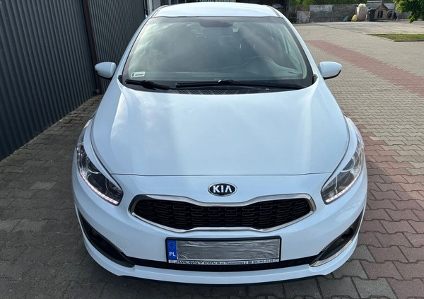 Kia Ceed cena 31999 przebieg: 205000, rok produkcji 2016 z Kielce małe 211